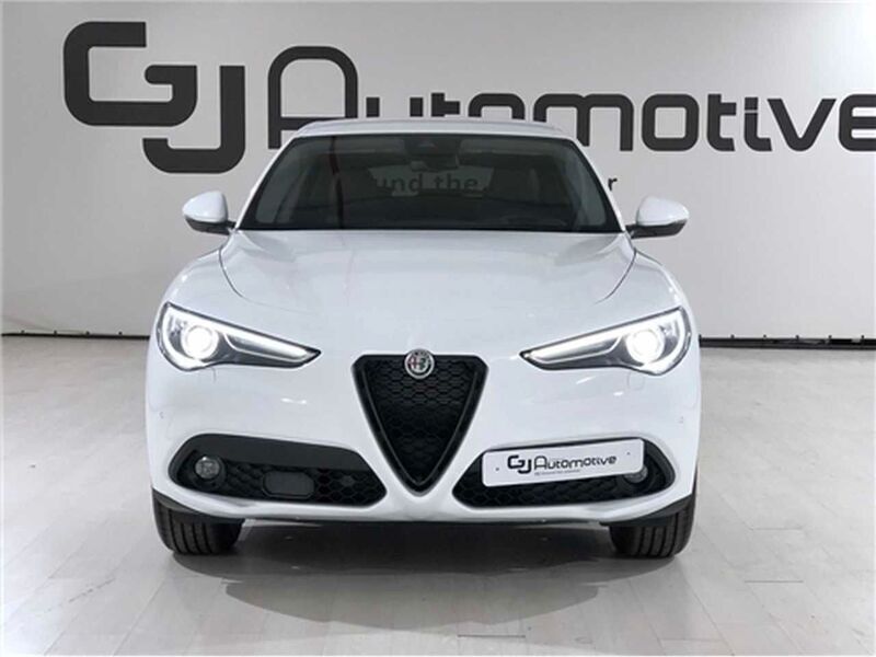 Blanco Usado 2022 Alfa Romeo Stelvio Sprint SUV | 43.900 € - Imagen 1/4