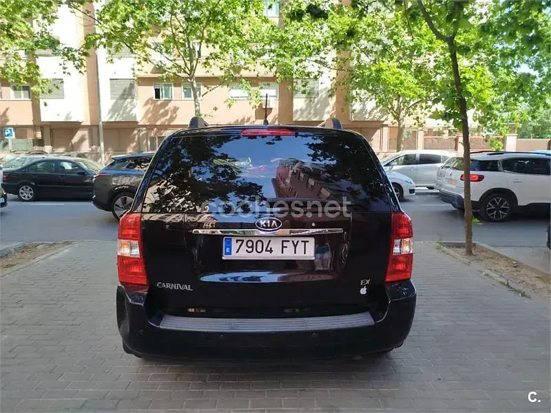 Usado Kia Carnival 185 CV (136 kW) 2008 Negro Monovolumen