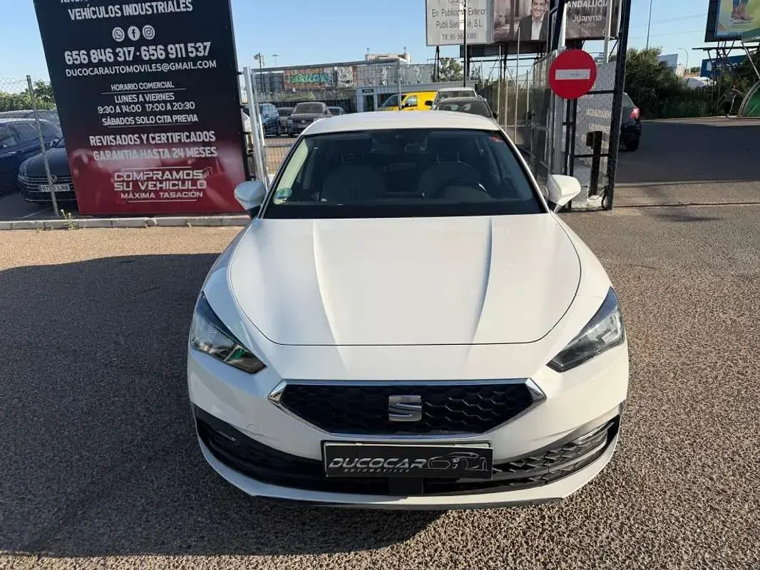 Usado Seat Leon Style 116 CV (85 kW) 2022 Blanco Utilitario