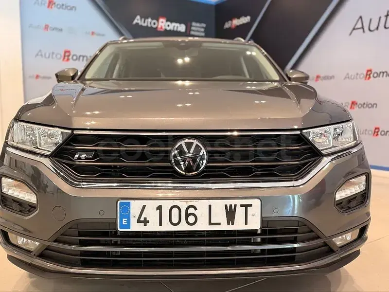 Usado VW T-Roc Advance 110 CV (80 kW) 2022 Gris / plata SUV