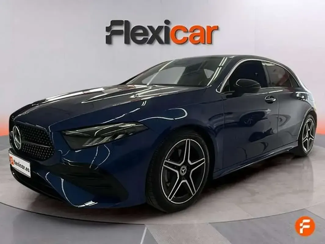 Usado Mercedes A200 150 CV (110 kW) 2025 Azul Berlina