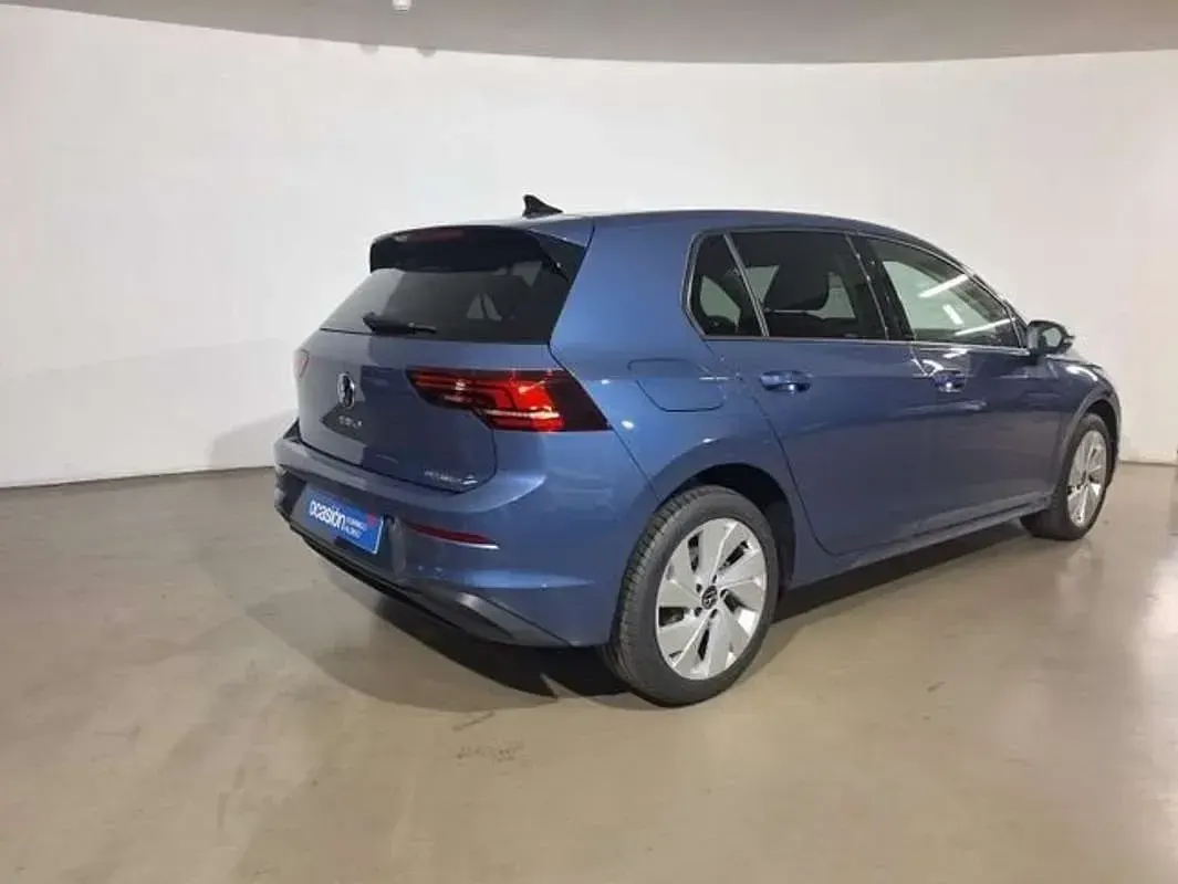 Usado VW Golf VIII 204 CV (150 kW) 2026 Azul Berlina