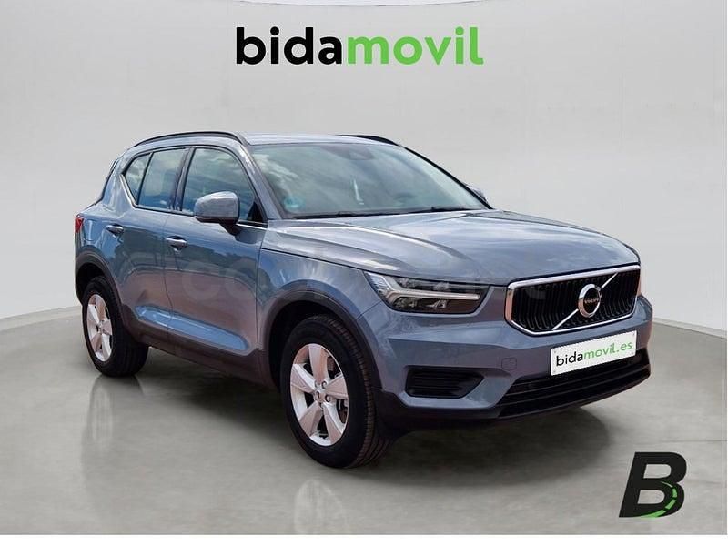 Usado Volvo XC40 Momentum 129 CV (94 kW) 2021 Gris / plata SUV