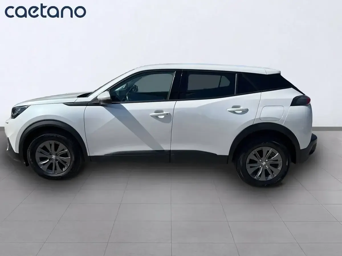 Usado Peugeot 2008 Active 110 CV (80 kW) 2021 Blanco SUV