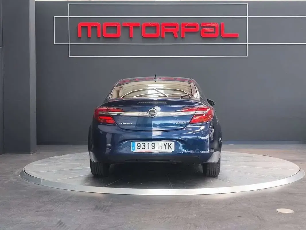 Usado Opel Insignia Business 140 CV (102 kW) 2014 Azul Familiar
