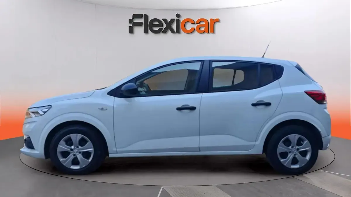 Usado Dacia Sandero Comfort 67 CV (49 kW) 2021 Blanco Berlina
