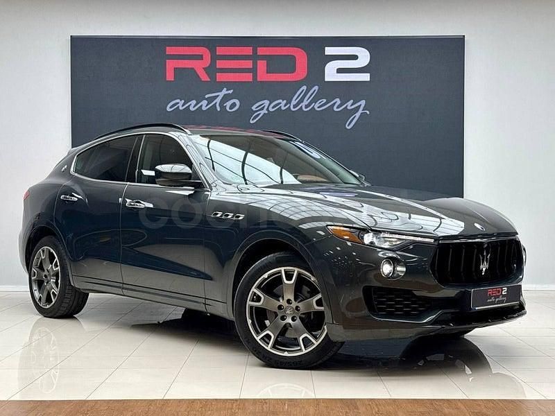 Usado Maserati Levante GranLusso 350 CV (257 kW) 2017 Gris / plata SUV