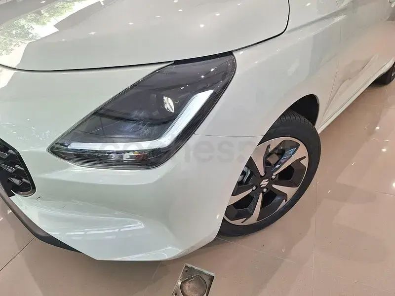 Nuevo Suzuki Swift 81 CV (59 kW) 2026 Blanco Utilitario