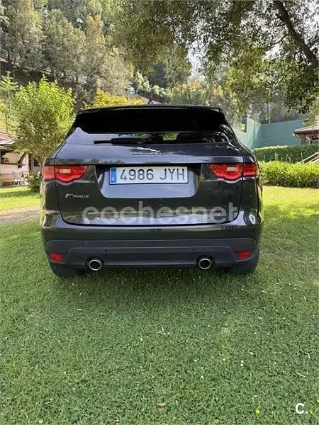 Usado Jaguar F-Pace R-Sport 300 CV (220 kW) 2016 Gris / plata SUV