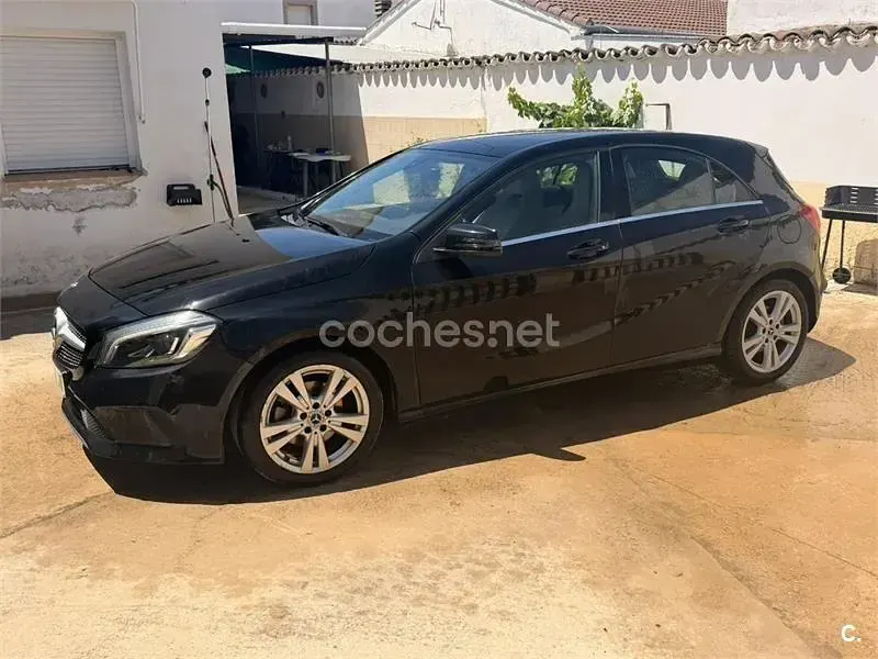 Usado Mercedes A200 136 CV (100 kW) 2018 Negro Berlina