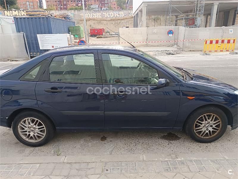 Azul Usado 2001 Ford Focus Ghia Berlina | 1200 € (Super precio) - Imagen 1/4