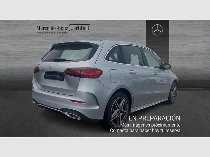 Usado Mercedes B250e 218 CV (160 kW) 2024 Gris / plata Monovolumen