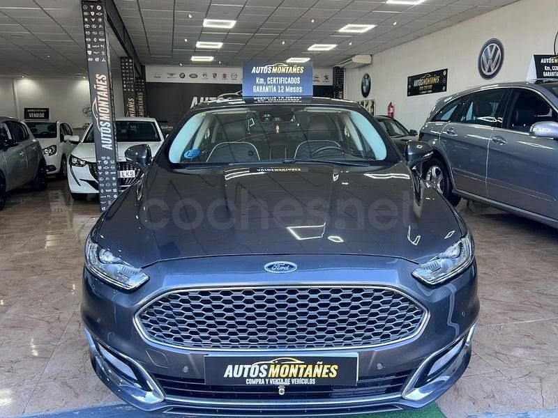 Usado Ford Mondeo Vignale 240 CV (176 kW) 2018 Gris / plata Berlina