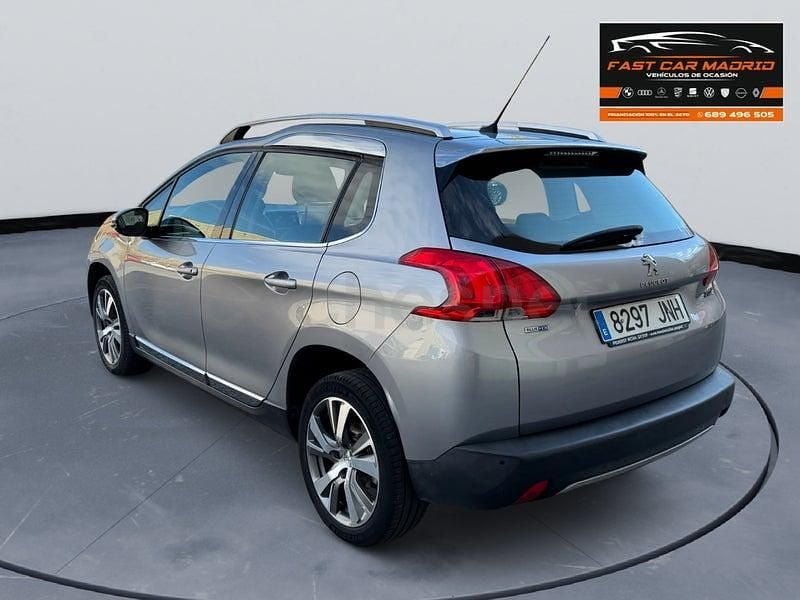 Usado Peugeot 2008 Style 120 CV (88 kW) 2016 Gris / plata SUV