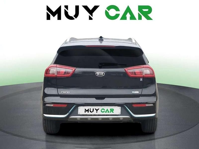 Usado Kia Niro 141 CV (103 kW) 2017 Negro SUV