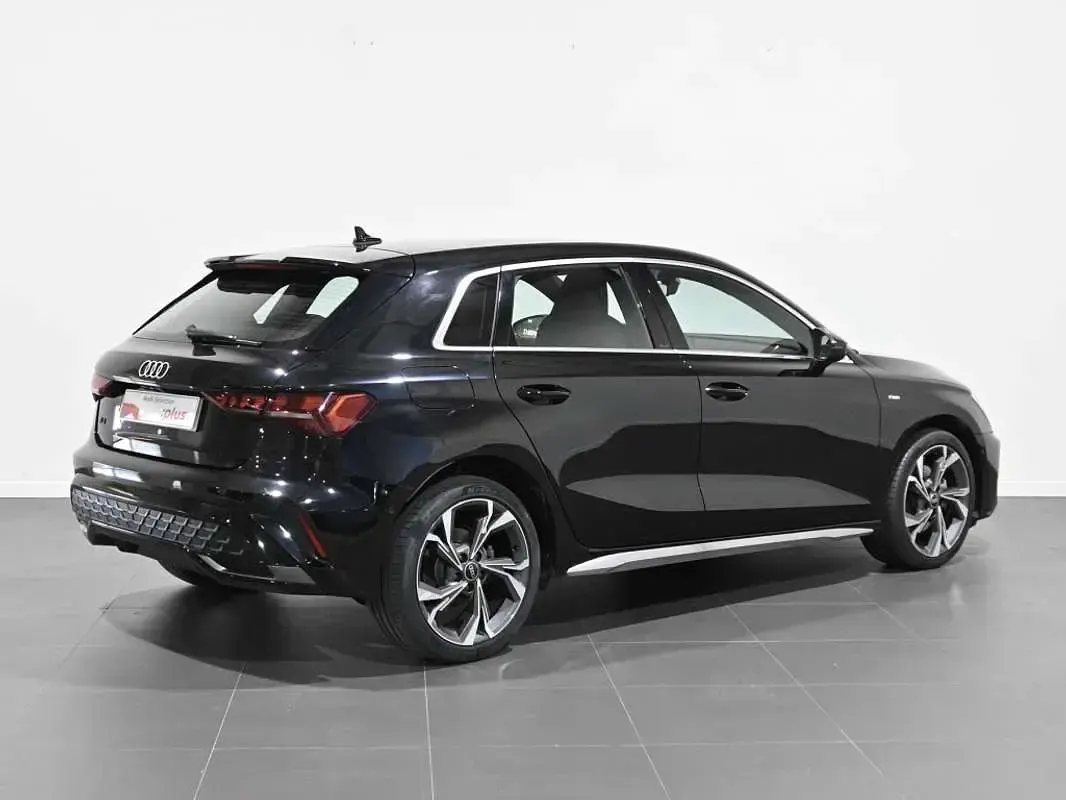 Usado Audi A3 Sportback e-tron S-Line 204 CV (150 kW) 2025 Negro Utilitario
