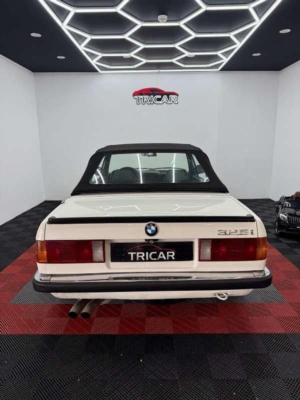 Usado BMW 325 Cabriolet 170 CV (125 kW) 1988 Blanco Descapotable