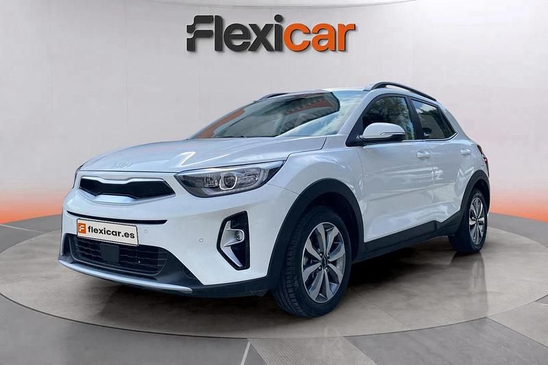Usado Kia Stonic 84 CV (61 kW) 2023 Blanco SUV