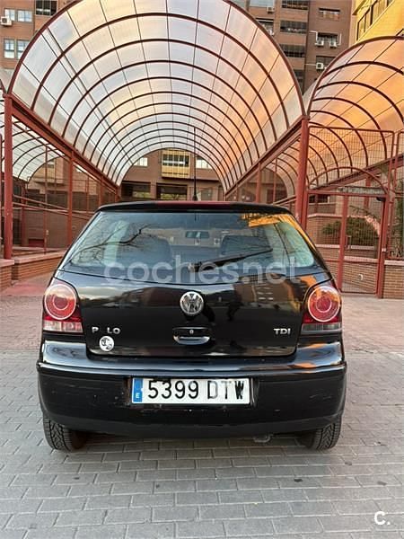 Usado VW Polo Advance 70 CV (51 kW) 2006 Negro Utilitario