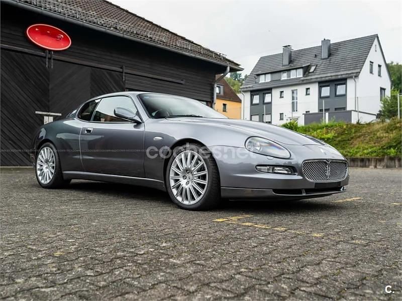 Gris / plata Usado 2002 Maserati Coupé Coupe | 22.000 € - Imagen 1/4