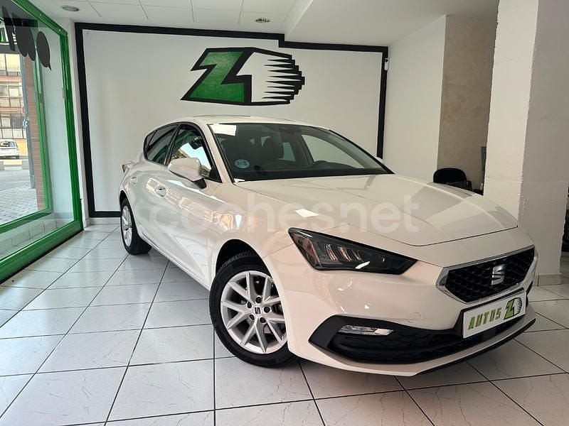 Blanco Usado 2021 Seat Leon Style Berlina | 19.900 € (Un poco caro) - Imagen 1/4