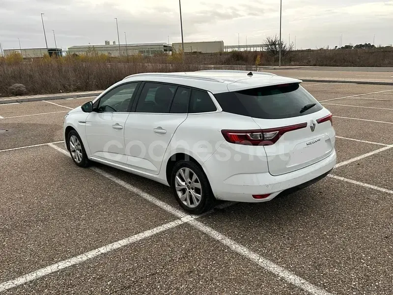 Usado Renault Mégane Business 95 CV (69 kW) 2020 Blanco Berlina