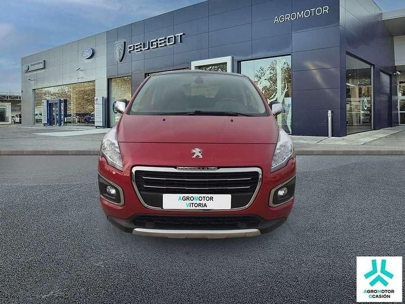 Usado Peugeot 3008 Allure 120 CV (88 kW) 2016 Rojo Monovolumen