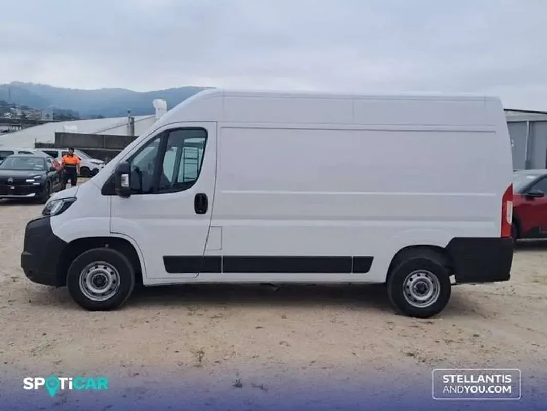 Usado Peugeot Boxer 140 CV (102 kW) 2025 Blanco Van