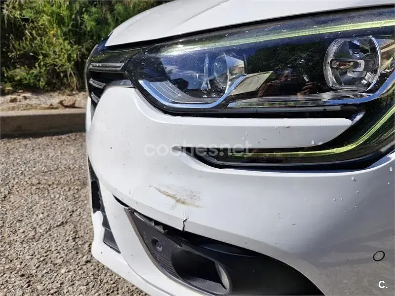 Usado Renault Mégane GrandTour Business 110 CV (80 kW) 2017 Blanco Familiar