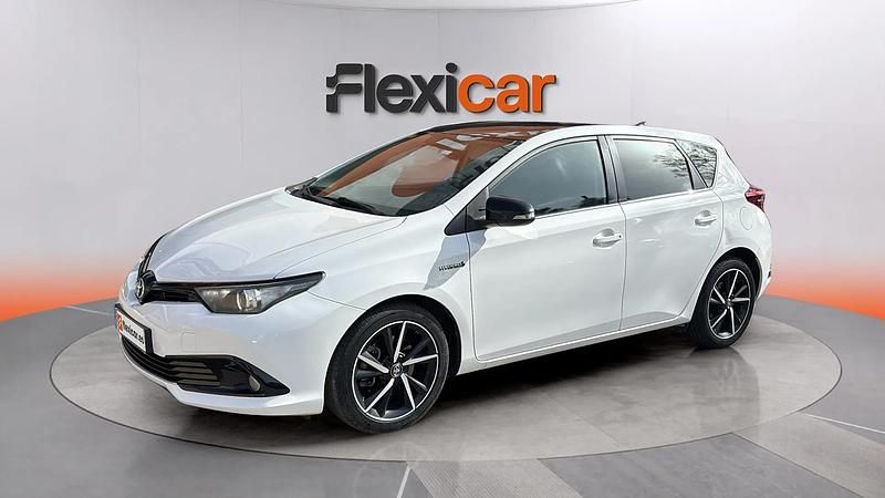 Usado Toyota Auris Hybrid Active 136 CV (100 kW) 2018 Blanco Berlina