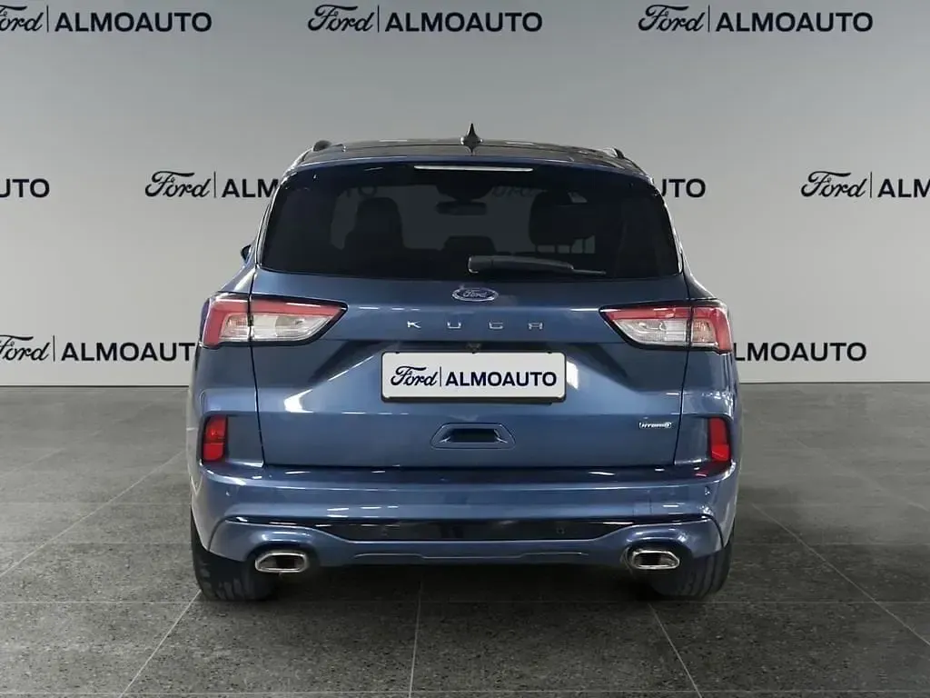 Usado Ford Kuga ST-Line 190 CV (139 kW) 2023 Ázul chrome (metalizado) SUV