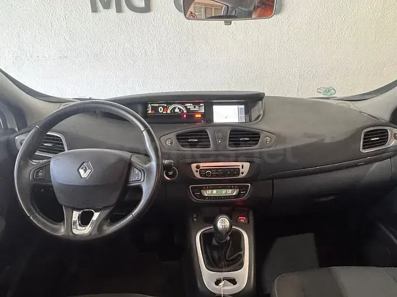 Usado Renault Scénic LIMITED 115 CV (84 kW) 2016 Blanco Monovolumen