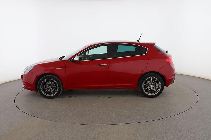 Usado Alfa Romeo Giulietta Super 121 CV (88 kW) 2017 Rojo Utilitario