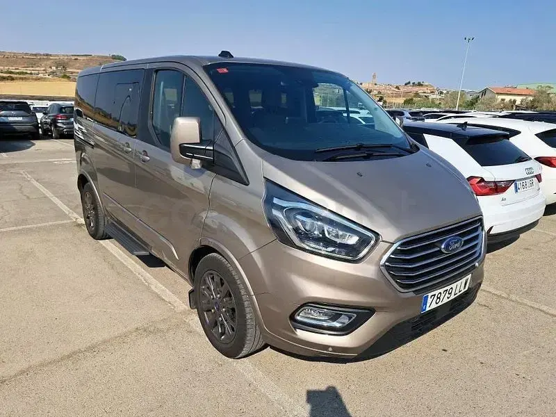 Usado Ford Tourneo Custom Titanium X 185 CV (136 kW) 2021 Gris / plata Van