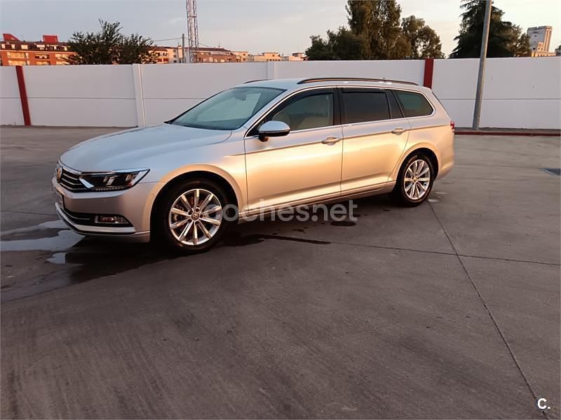 Gris / plata Usado 2017 VW Passat Advance Familiar | 15.500 € (Precio justo) - Imagen 1/4