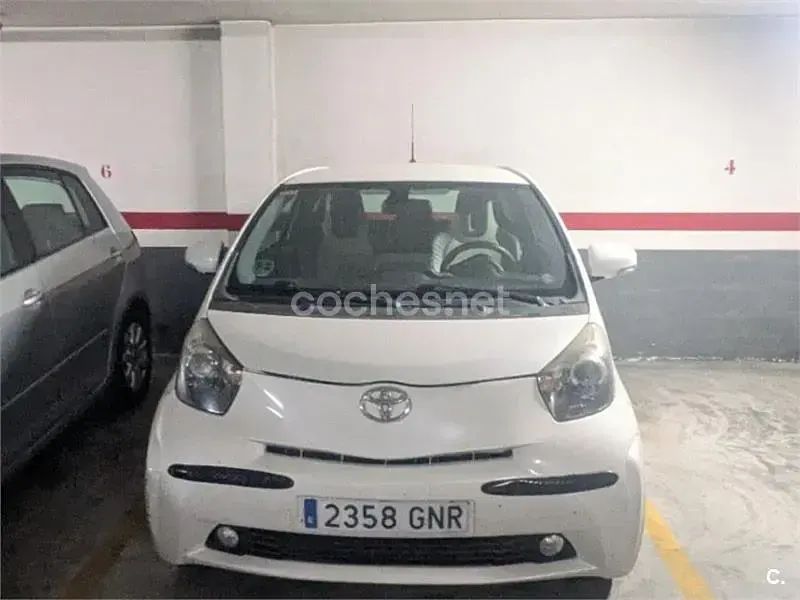 Usado Toyota iQ 68 CV (50 kW) 2009 Blanco Utilitario