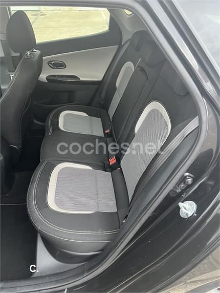 Negro Usado 2015 Kia Ceed GT Berlina | 10.500 € (Precio justo) - Imagen 1/4