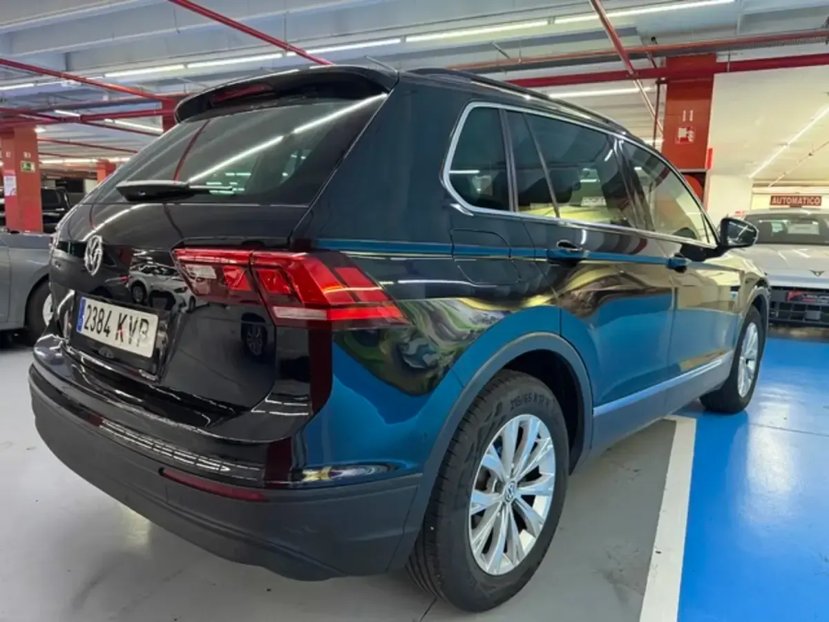 Usado VW Tiguan Sportline 150 CV (110 kW) 2019 Negro SUV