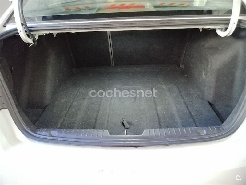 Usado Chevrolet Cruze LS 125 CV (91 kW) 2010 Amarillo Berlina