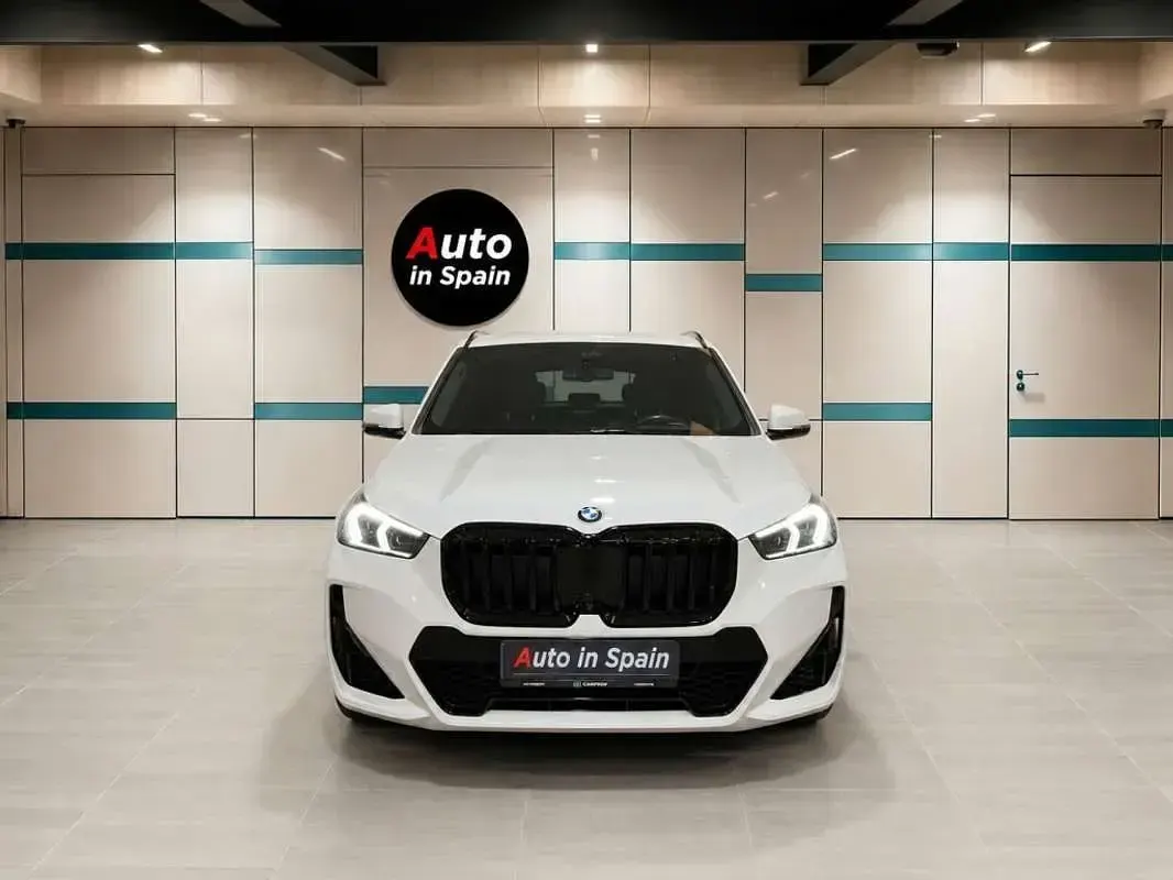 Usado BMW X1 Comfort Edition 231 CV (169 kW) 2023 Blanco SUV