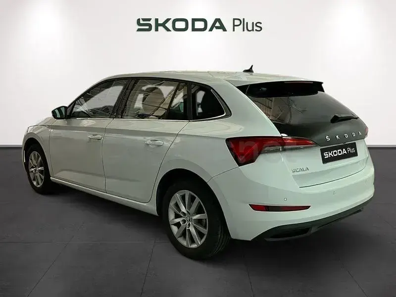 Usado Skoda Scala Ambition 116 CV (85 kW) 2019 Blanco Utilitario