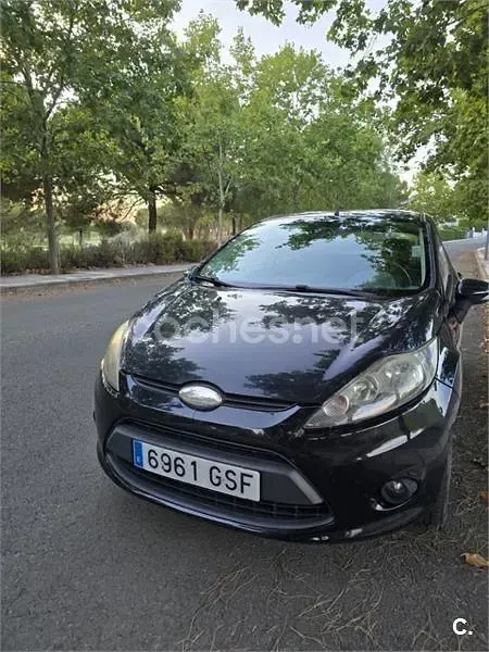 Usado Ford Fiesta Trend 82 CV (60 kW) 2009 Negro Berlina