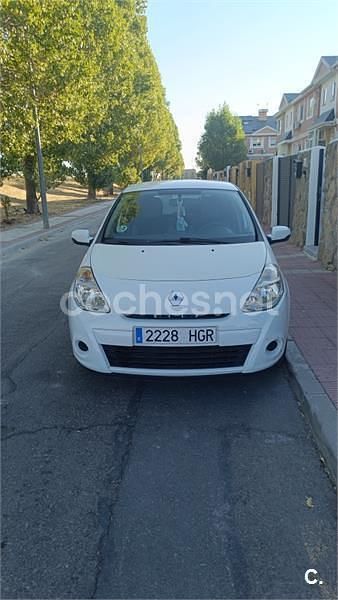 Blanco Usado 2011 Renault Clio II Authentique Berlina | 4100 € (Precio justo) - Imagen 1/4