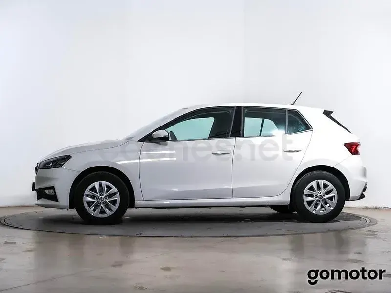 Usado Skoda Fabia Ambition 110 CV (80 kW) 2024 Blanco Utilitario