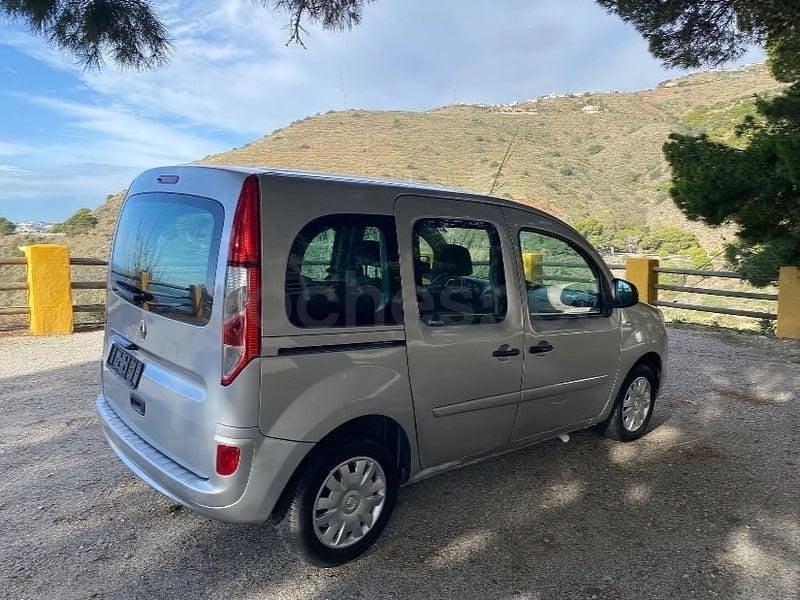 Usado Renault Kangoo Dynamique 110 CV (80 kW) 2014 Gris / plata Monovolumen