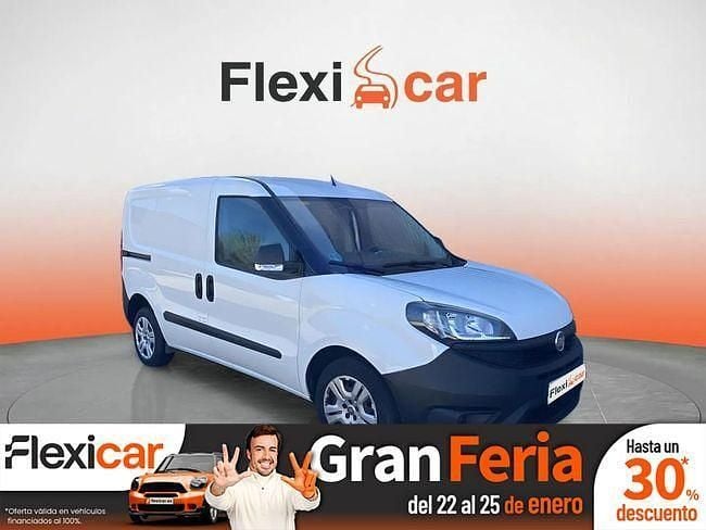 Usado Fiat Doblò Easy 95 CV (69 kW) 2022 Blanco Monovolumen
