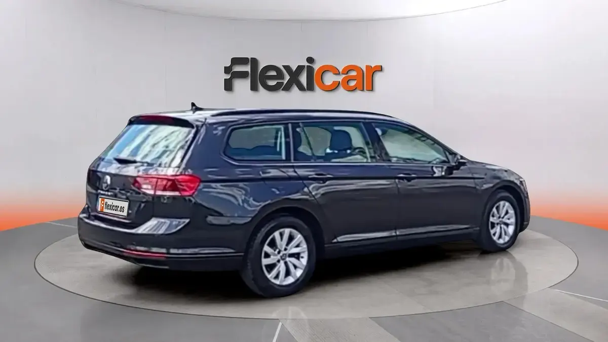 Usado VW Passat R-line 150 CV (110 kW) 2020 Gris Familiar