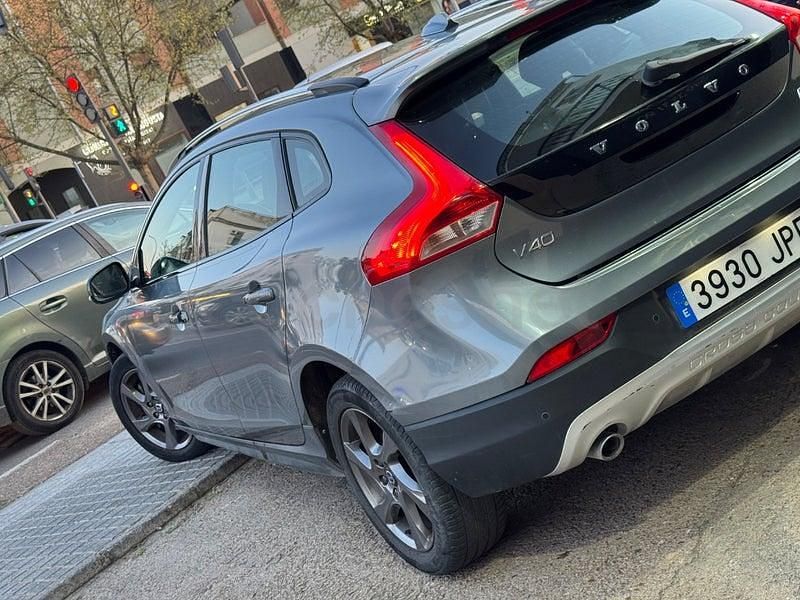 Usado Volvo V40 CC Summum 150 CV (110 kW) 2016 Gris / plata Familiar