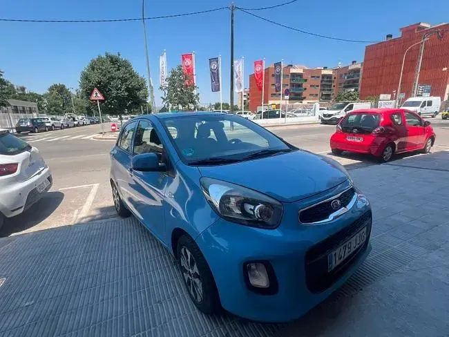 Usado Kia Picanto 65 CV (47 kW) 2015 Azul claro Utilitario