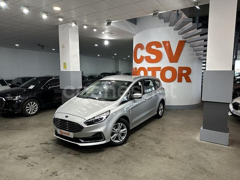 Usado Ford S-MAX Titanium 190 CV (139 kW) 2023 Gris / plata Monovolumen